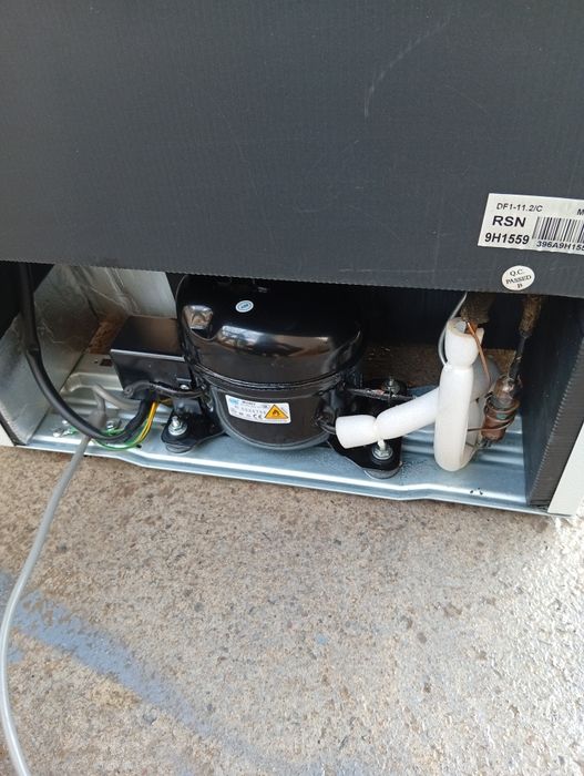 Продаётся мини холодильник.в почти новом состояние