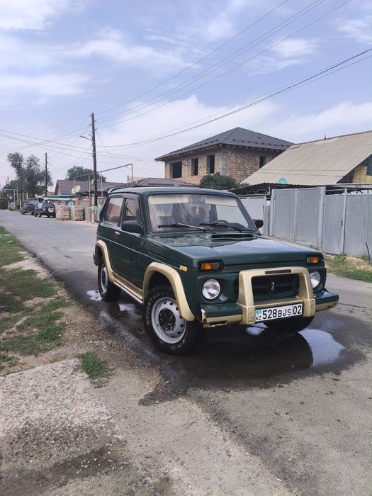 Продам Ниву 2002 год на полном ходу