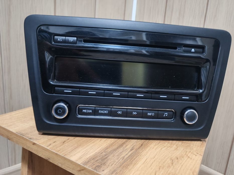 Автомагнитола  на Шкода рапид 2013