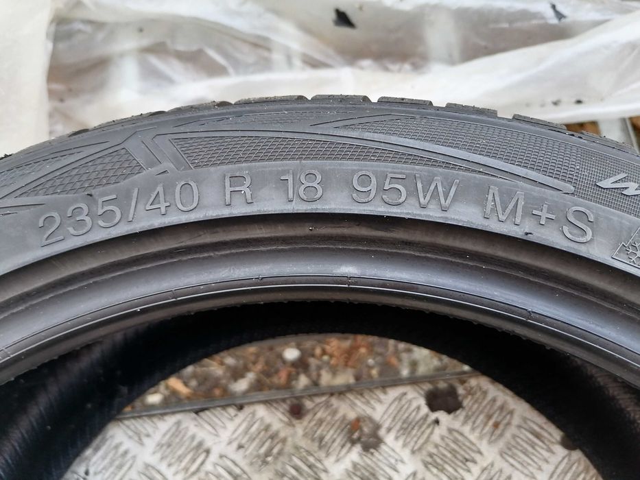 4 бр. Vredestein 235/40R18 DOT 3325. Като нови.
