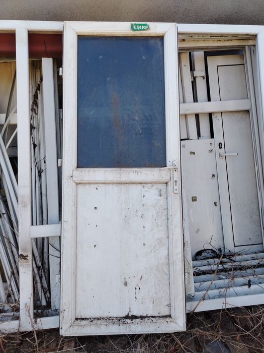 Vand geamuri si usi de termopan