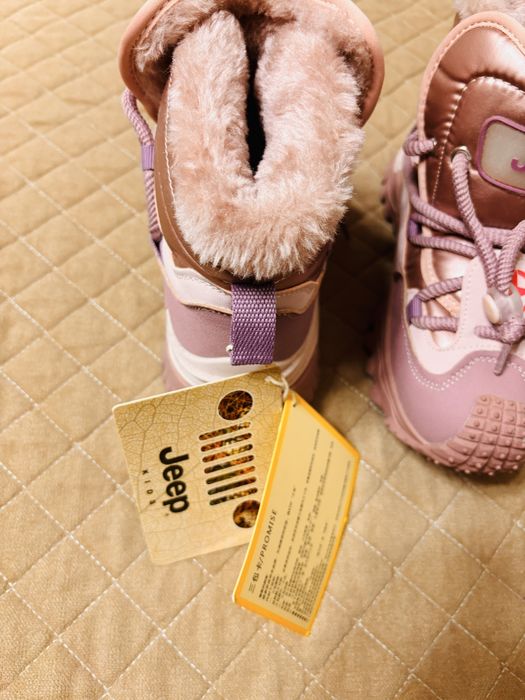 Продам детские ботинки зима