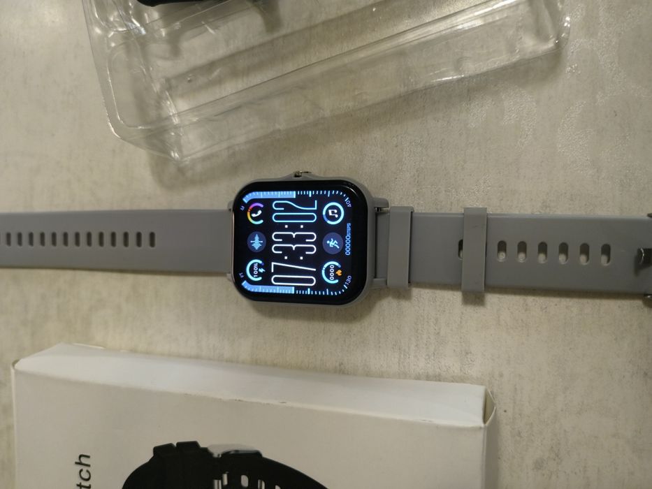 Продам Smart watch, новые в упаковке.
