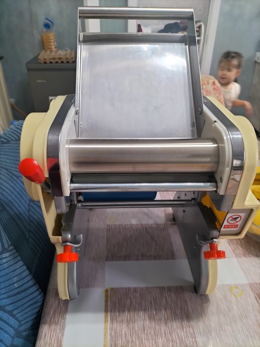 Тестораскатка, лапшарезка