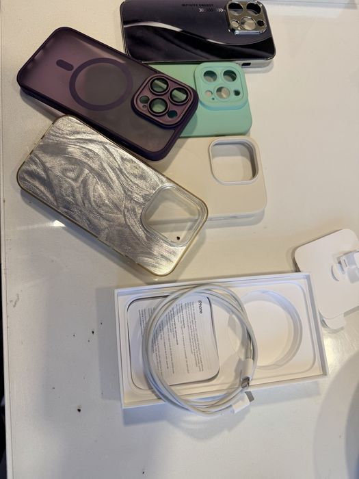 Продавам iPhone 14 PRO