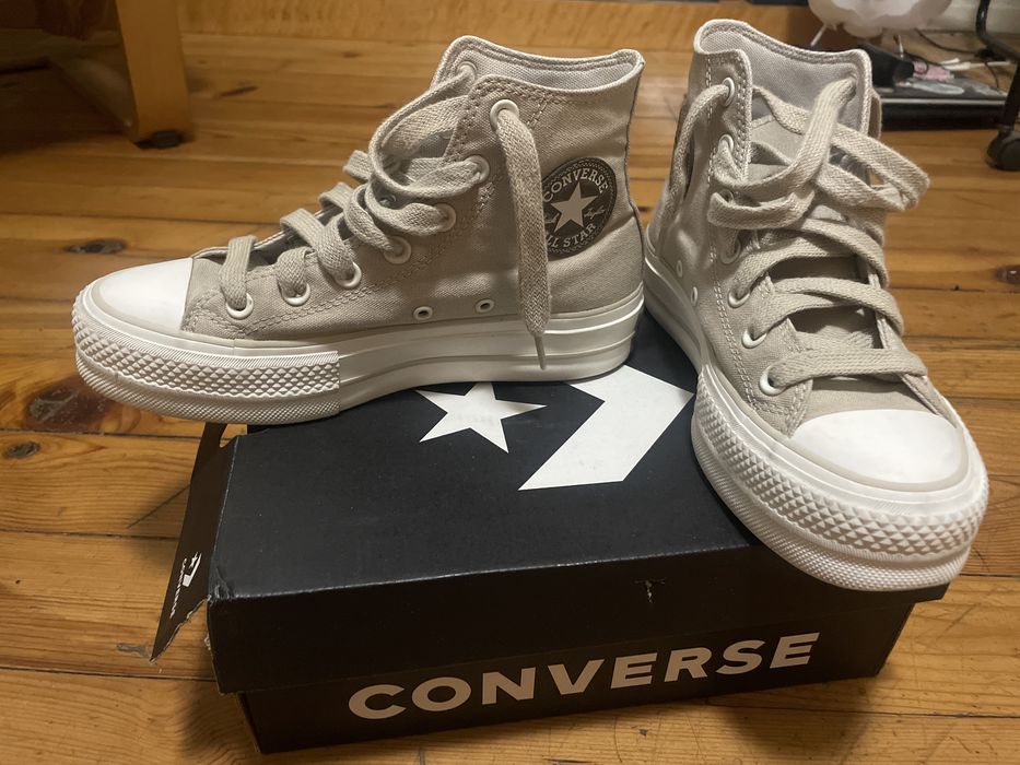Converse като НОВИ