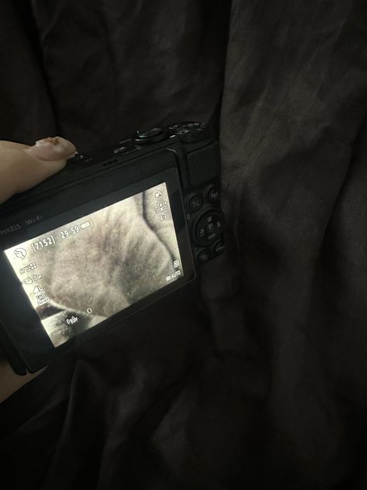 ПРОДАВАМ canon sx740hs