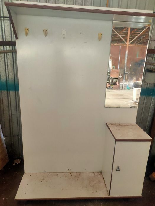 Продам прихожку срочно