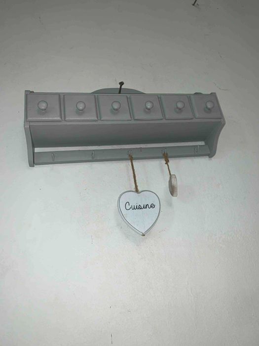 Cuier polita raft condimente