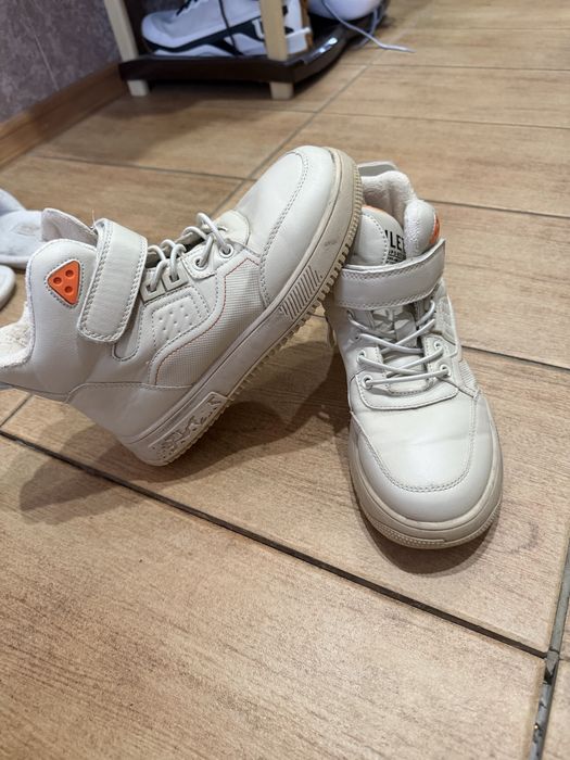 Продаи обувь для девочки