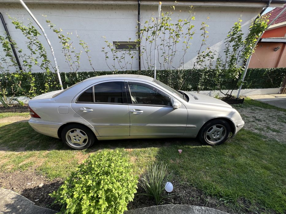 Vand Mercedes C200