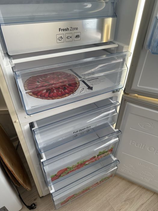 Холодильник SAMSUNG