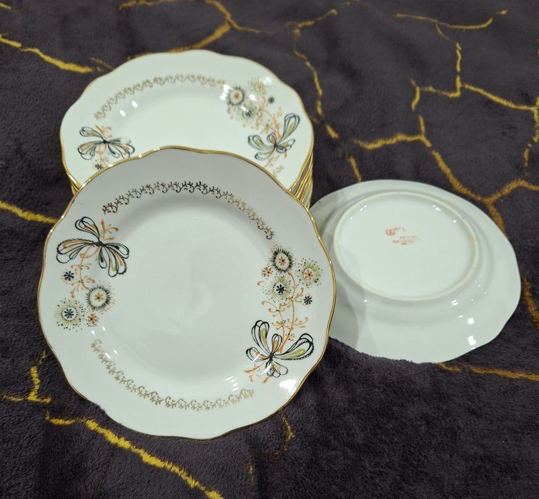 Продам тарелки,блюда.