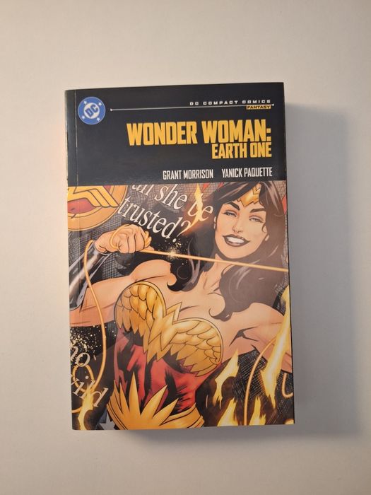 Wonder Woman: Earth One DC Compact Comics
