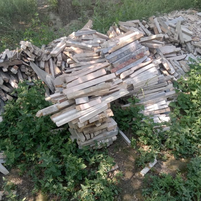 Gʻazgʻon marmar toshlari sotiladi. Narxi juda arzon. Kelishiladi