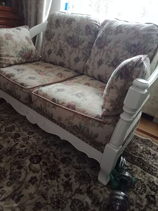 Продам красивый диван  в хорошем  состоянии