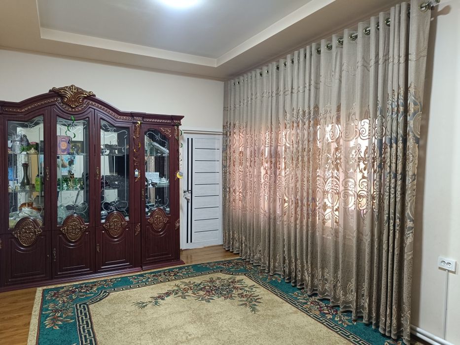 Xasanboyda 6 sotix 4 xonali yashashga tayyor uchastka SROCHNO sotiladi