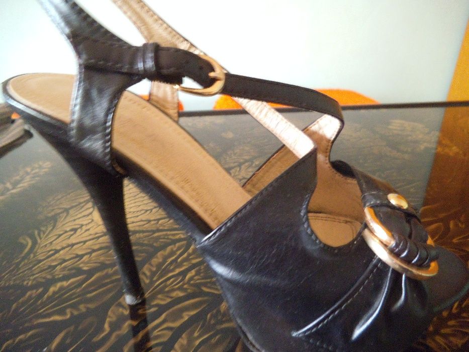 Дамски сандали номер 38-2 чифта