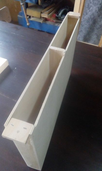 Пчелни кошери ДБ-10ка за подвижно пчеларство и добив на клей и прашец.