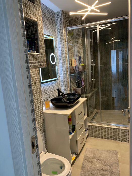 Vand apartament cu 3 camere mobilat si utilat