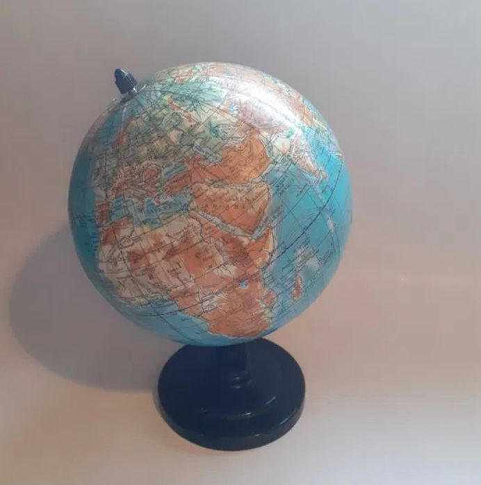 Glob pamantesc vechi,perioada comunista RSR, scolar ,diametru 20 cm