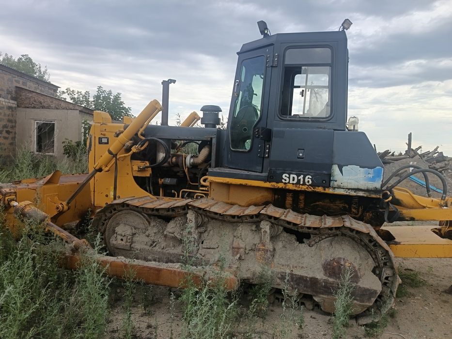 Shantui sd 16 бульдозер
