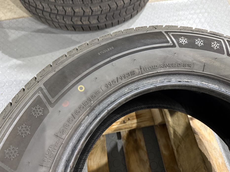 2бр. ТОВАРНИ Зимни Гуми 235/65R/16C -TRACMAX- DOT:3422+2123- 7.0мм