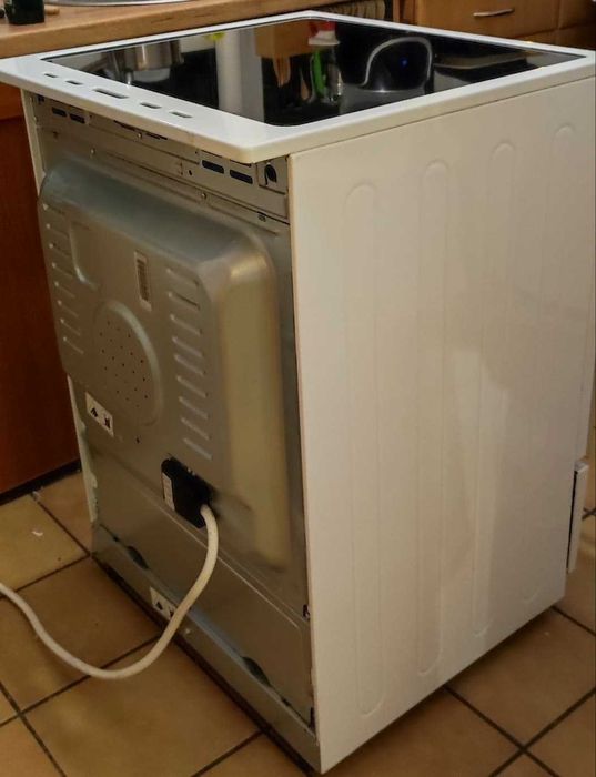 Aragaz electric SHARP cu plita Vitroceramica 4 ochiuri 60x60x80cm