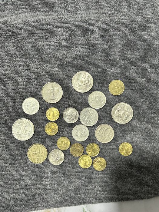 Монеты рубль, сом