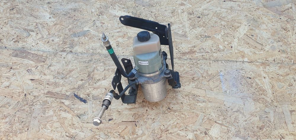 Pompă servodirectie Ford Kuga / Focus 2 / C-max 4M5113K514DB