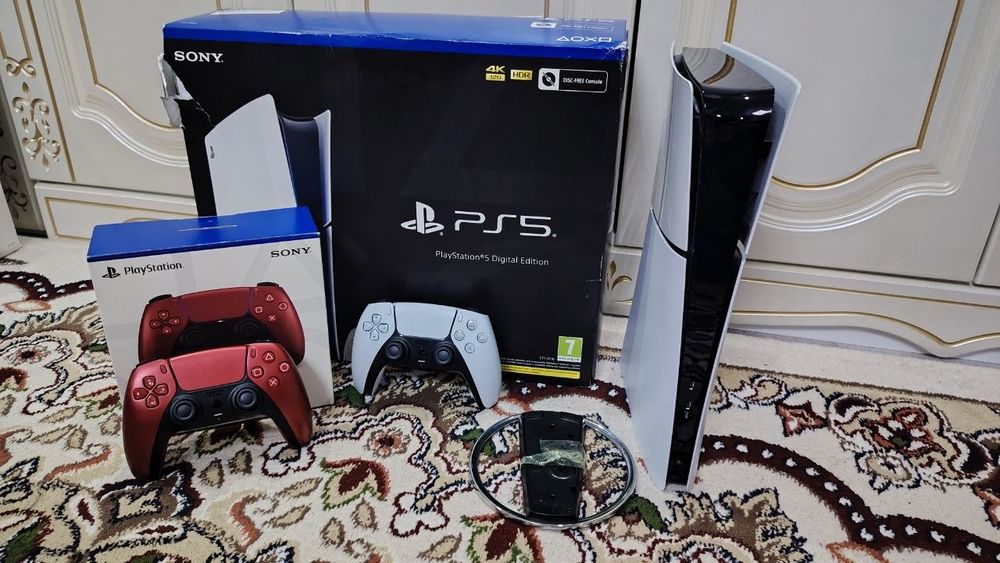 Playstation 5 Slim 1Tb Европа регион 2 Джойстик идеальный состояние