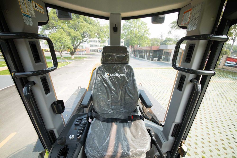 Продам автогрейдер LiuGong