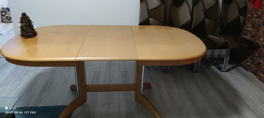 Masă masivă adusă din Germania 8 persoane