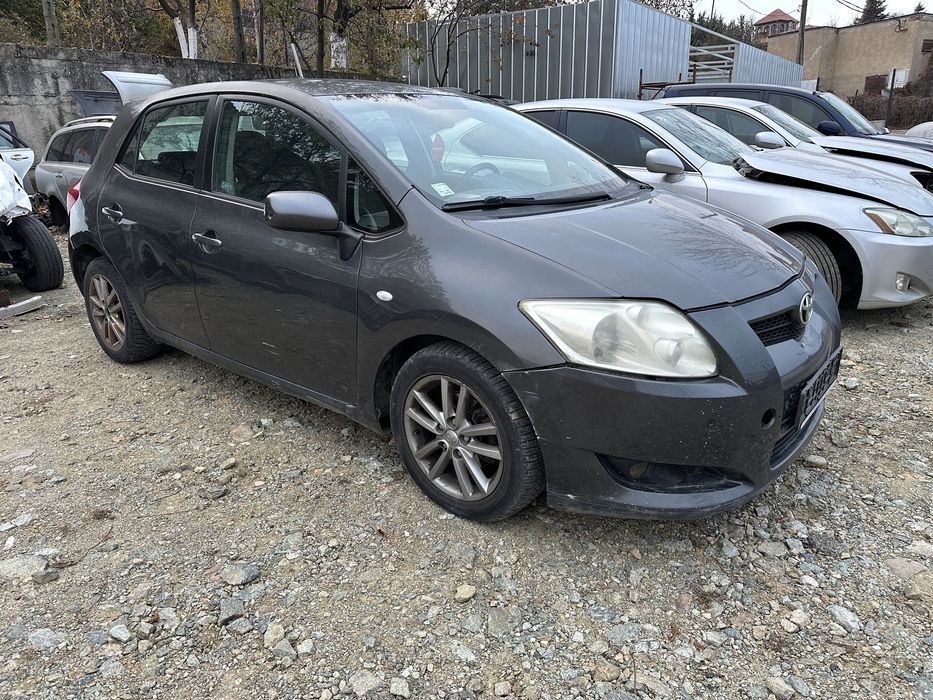 Toyota Auris Тойота Аурис 1.4 d4d 90 кс ММТ кутия НА ЧАСТИ!