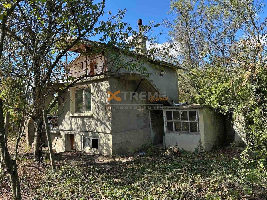 Къща на 20 мин. с авт. от центъра на гр. Варна и на 5 мин. от морето