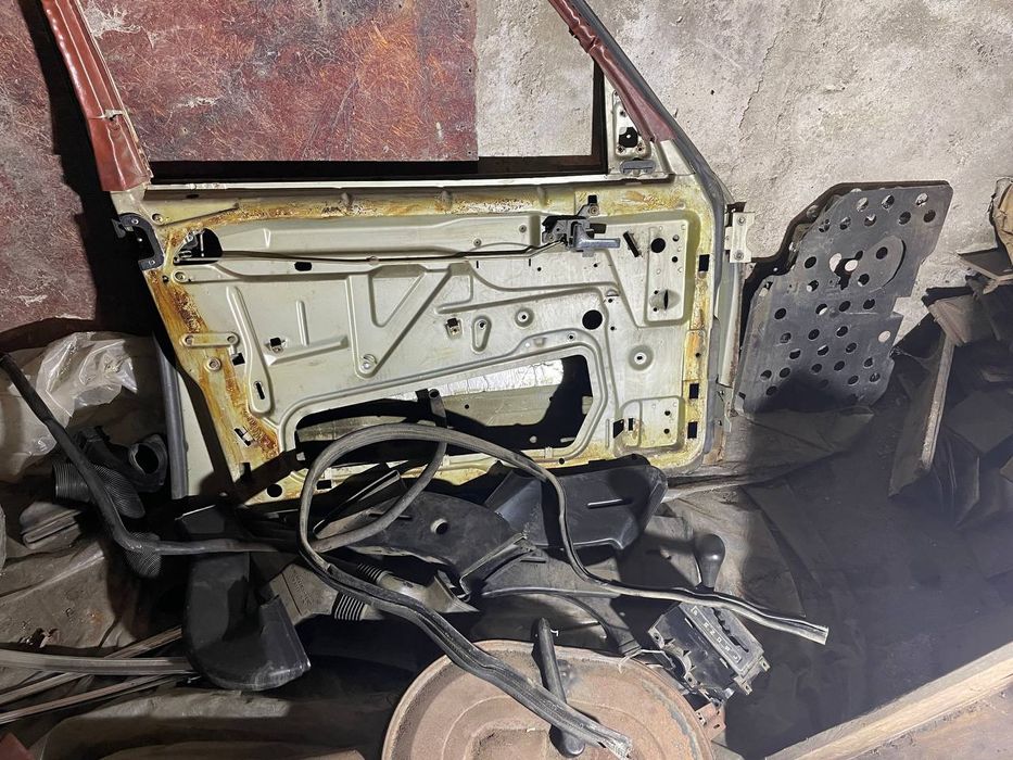 Продам запчасти 126 мерседес