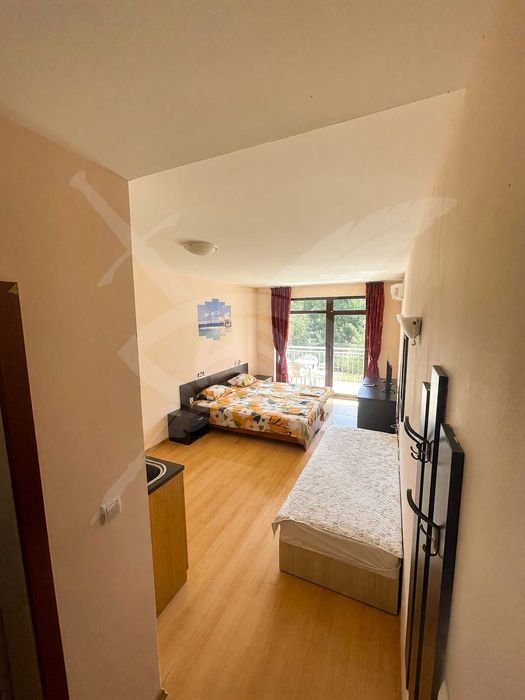 Продава се Едностаен апартамент в София, Хладилника - 88 кв.м за 1478 €/кв.м - Снимка #1