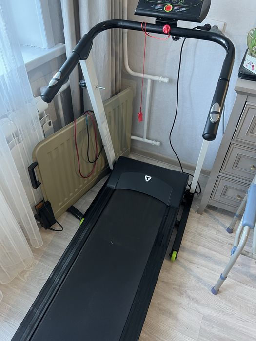 Продам беговую дорожку