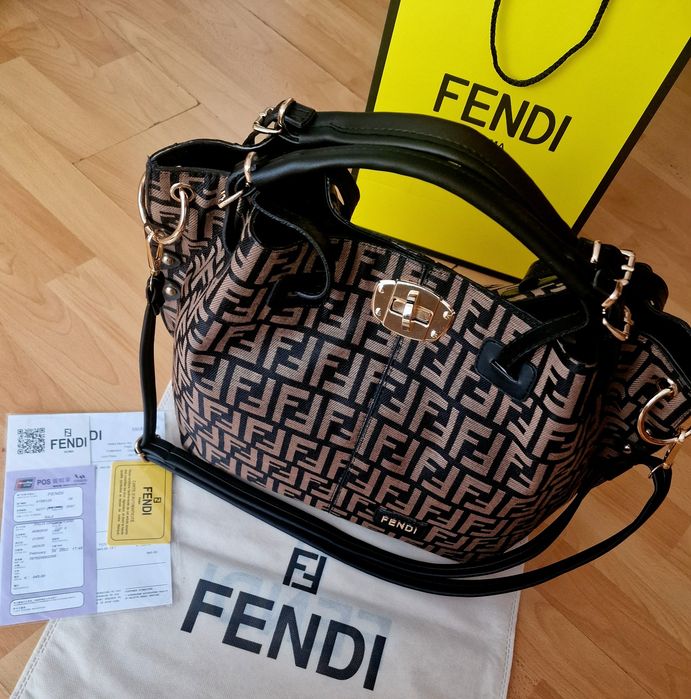Geanta damă, material textil, logo metalic auriu, saculet, etichetă