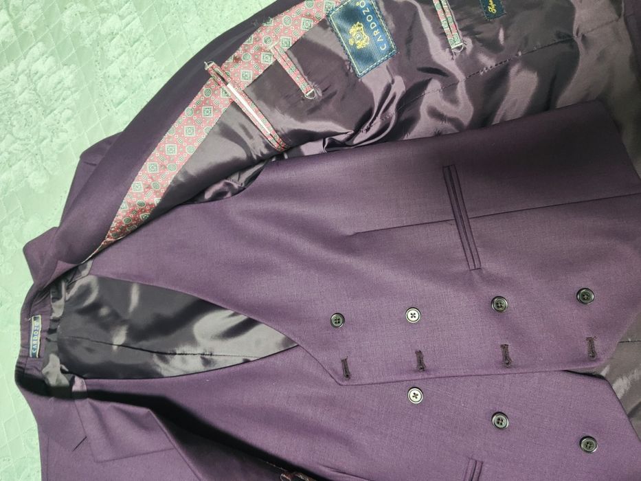 Продам костюм тройка