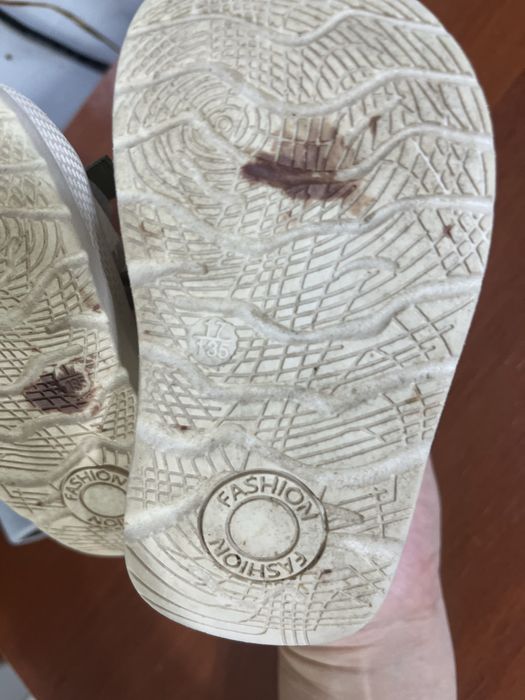 Продам Детские сандали