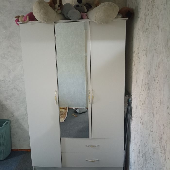 Ешкандай минус жок