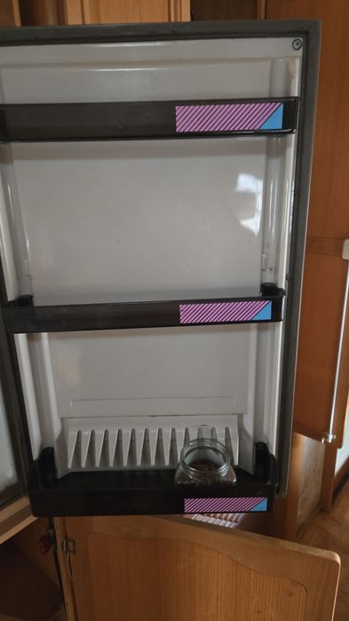 Продам холодильник для автодома