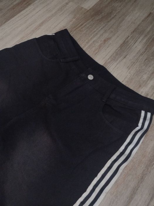 Джинсы с лампасами