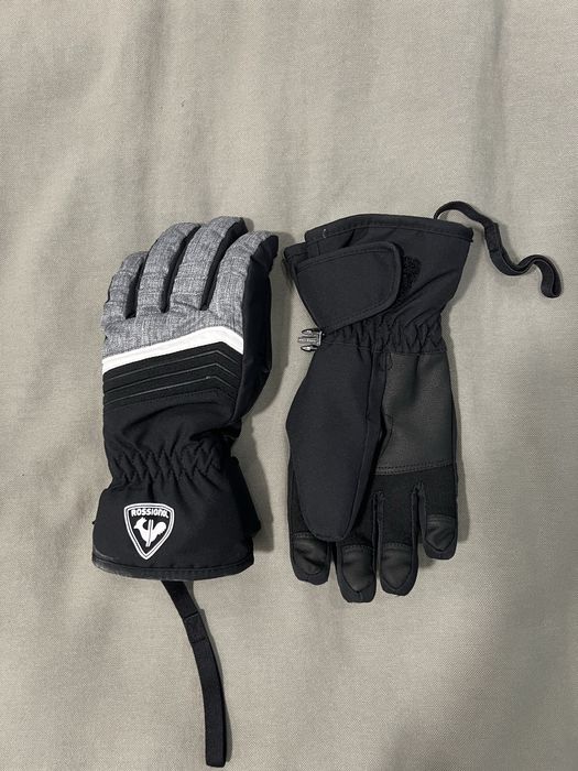 Ски шапка и ръкавици подходящи за 8-10 годишно момче