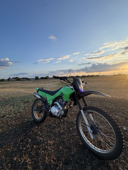 Эндуро мотоцикл Lifan 200