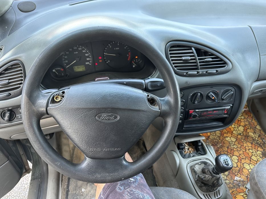 ФОРД ГАЛАКСИ 1.9 110 кс 5 ск 98 Г само на м части