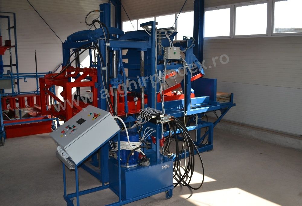 Presa/Masina stationara pavele, borduri, boltari - Speed 700