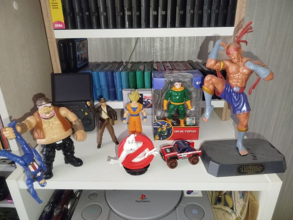 Фигурки из комиксов и игр