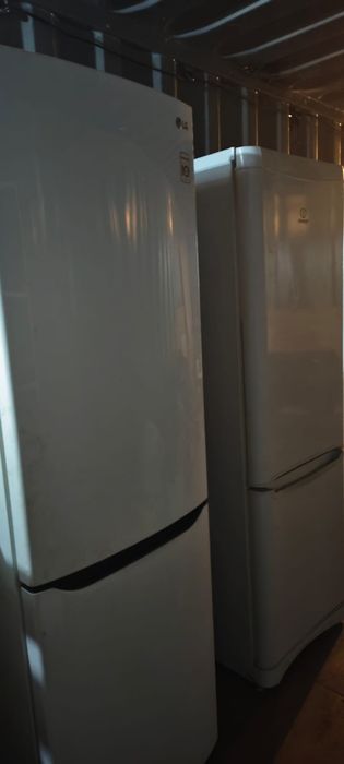 Продам 2 холодильника LG, Indesit